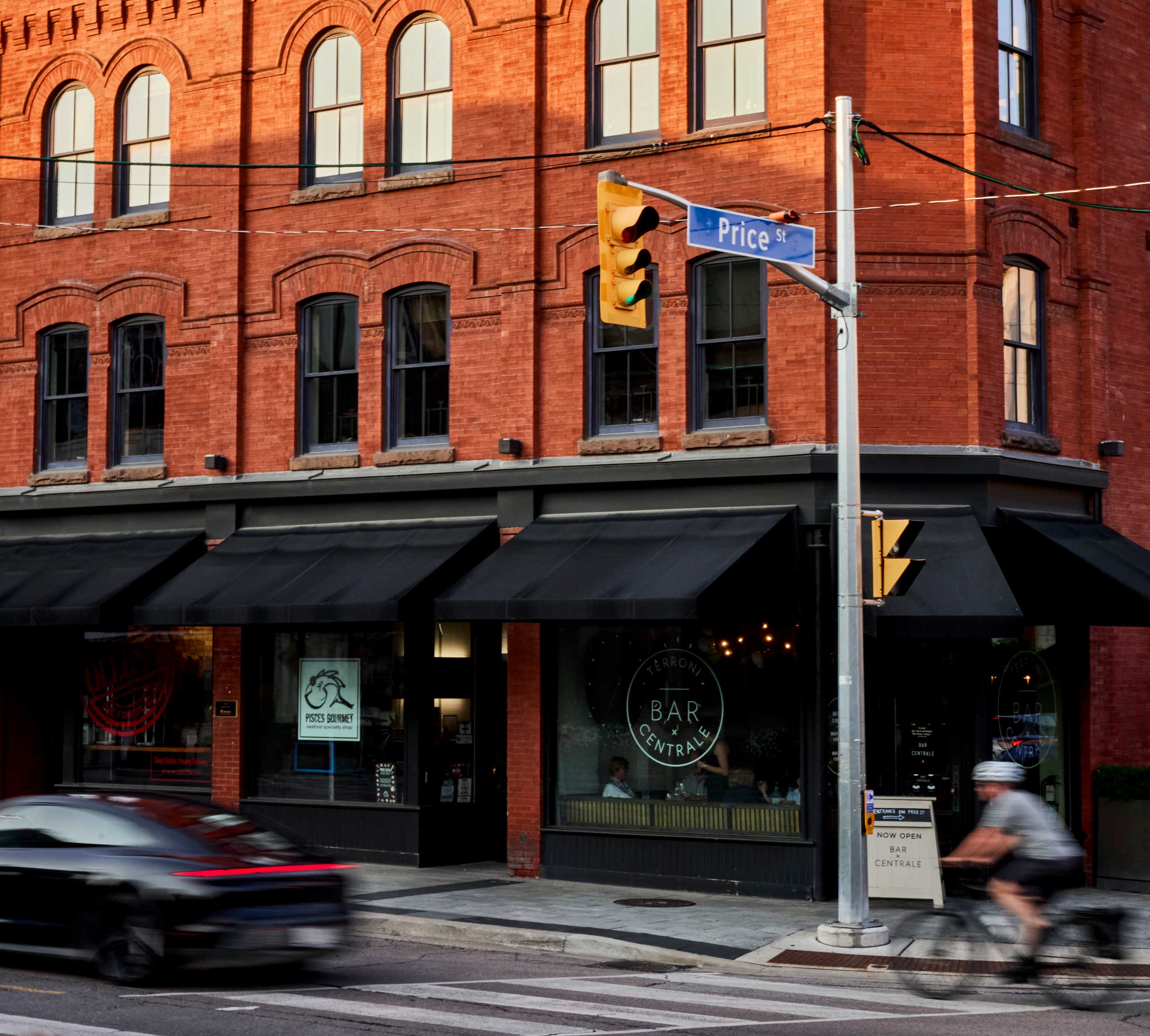 The James - Neighbourhood, Yonge and Price Street